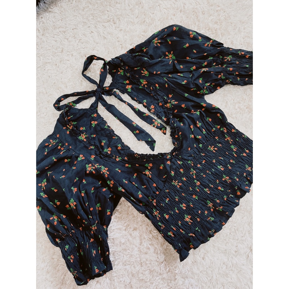 ✨NEW✨ URBAN OUTFITTERS Puff Sleeve Top - Picture 5 of 9